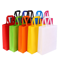 Sac fourre-tout en tissu non tissé recyclable de luxe avec logo personnalisé Sac à provisions écologique réutilisable avec poignée Vêtements à usage de supermarché