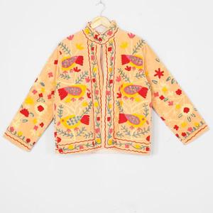 Chaqueta Étnica de Terciopelo Suzani para Mujer, Bordado Floral Hecho a Mano, Moda de Lujo, Boutique, Estilo Vintage Boho, Fabricante Mayorista - Product Image 6