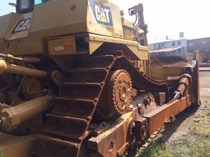 Bulldozer sur chenilles d'occasion en bon état (modèles D6, D6H, D6G, D6R) avec une puissance de fouloir élevée de 23 000 kg à vendre - Product Image 6