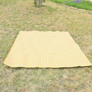 Grande couverture de pique-nique rose à carreaux imperméable et pliable pour toute la famille, tapis d'extérieur - Product Image 3