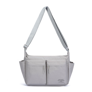 Sac bandoulière japonais tendance en nylon multi-poches avec fermeture éclair |   Sac à bandoulière léger et imperméable de grande capacité - Product Image 3