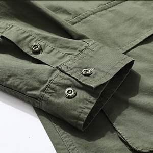 Nouveau modèle Chemise personnalisée Chemise boutonnée de couleur unie à manches longues décontractée pour homme en pur coton <span class=keywords><strong>Manteau</strong></span> mince d'outillage d'automne et d'hiver - Product Image 4