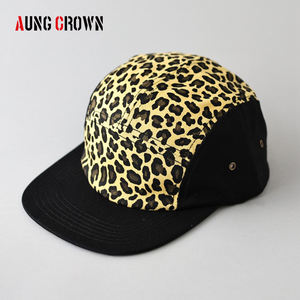 Gran oferta, de 5 paneles gorra de béisbol con estampado de leopardo para hombres y mujeres, gorra de moda Snapback Camp para correr con logotipo personalizado, venta al por mayor - Product Image 1