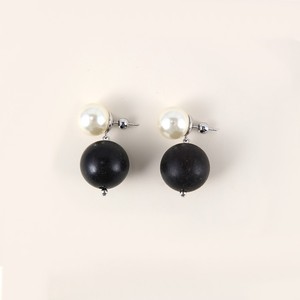 Pendientes de Perlas de Imitación para Mujer, Plata 925, Redondos, Blancos y Negros, Estilo Lujoso para Uso Diario - Product Image 1