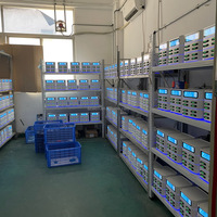 Torre de Alquiler de Baterías Portátiles de Alta Resistencia de 32 Unidades, Gabinete de Carga Rápida para Teléfonos, AC100-240V, 4G/OTA, Opción de Pantalla Publicitaria