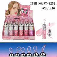 Kit de maquillage pour les lèvres en gros : Ensemble de gloss liquide rose tendance avec pendentif et capuchon argenté mignon, et cordon de suspension