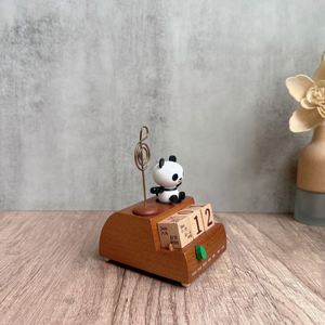 Boîte à musique en bois faite à la main en forme de panda, cadeau personnalisé idéal pour les fêtes, les anniversaires, Noël, les anniversaires d'enfants - Product Image 3