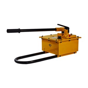 Pompe manuelle VP-462 pour drainage d'urgence en cas d'inondations et sur les chantiers de construction - Product Image 1