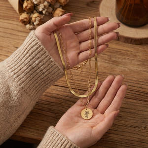 Collar con Colgante de Flor de Nacimiento de Diciembre, Doble Capa, Acero Inoxidable, Resistente al Agua, Oro de 18K, 12 Meses, Gran Venta - Product Image 3