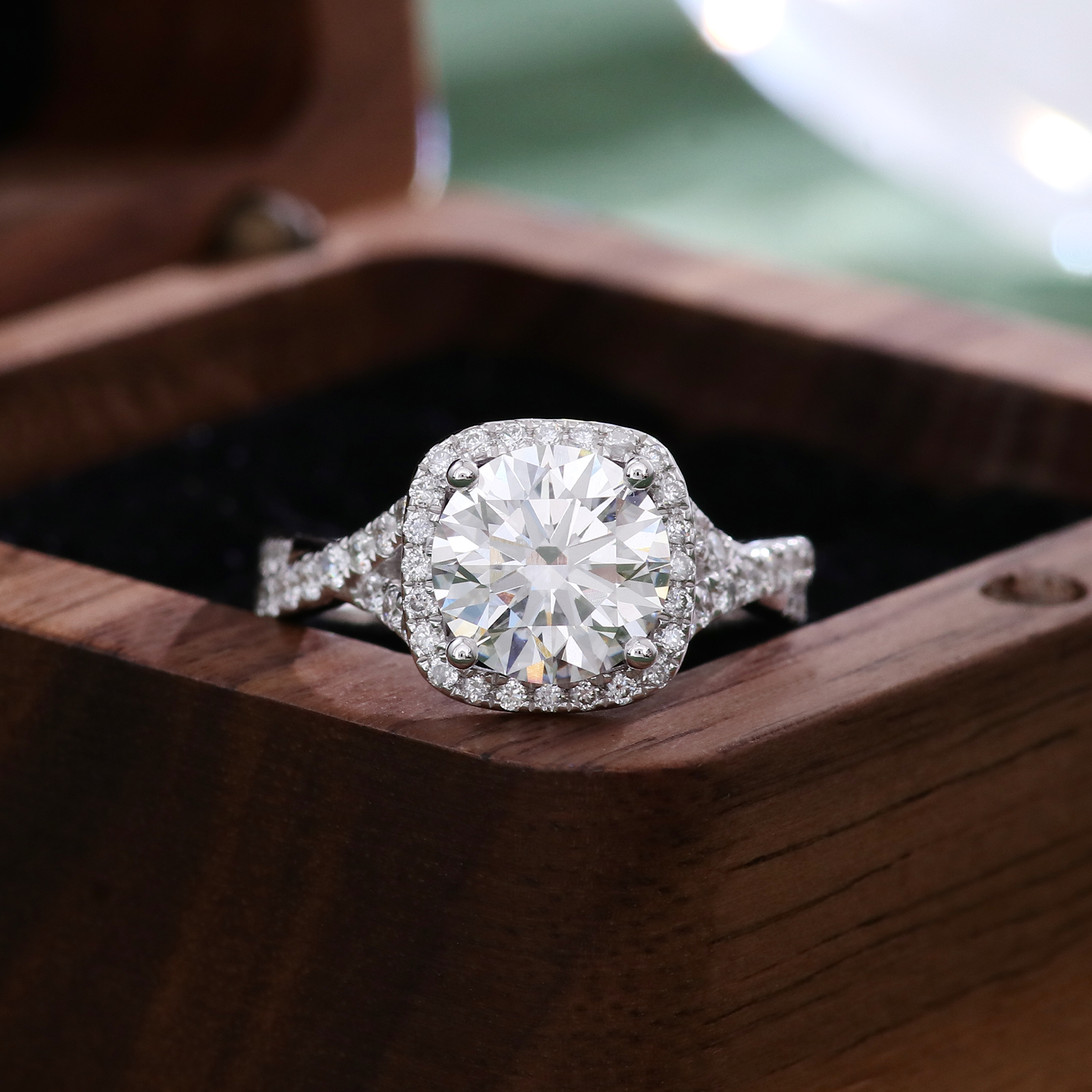 แหวนเพชรโมอิสซาไนต์ทองคำแท้ 10K