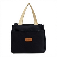 Sac à main décontracté unisexe en toile brodée motif petit ours mignon, format carré moyen, avec fermeture éclair, doublure en polyester, simple et abordable, idéal pour le déjeuner