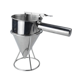 Dispenser per impasto in acciaio inossidabile con supporto, strumento professionale per pasticceria, imbuto facile da usare per impasto per torte, per panifici e pasticcerie - Product Image 3