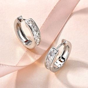Fashion Copper 14k Gold Filled Channel Setting Princess Cut 3mm Zircon Simple Trendy Daily Wear Unisex Jewelry - Product Image 4