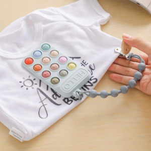 Tétine <span class=keywords><strong>de</strong></span> téléphone portable pour bébé en silicone à mâcher avec chaîne apaisante anti-<span class=keywords><strong>sucette</strong></span> pour nourrissons - Product Image 4