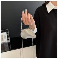 Nouveau sac à bandoulière/sacoche magnétique en forme de mini coquille avec chaîne de fermeture en forme d'éventail, sac exquis