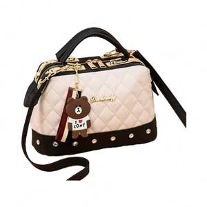 Bolsa cuadrada pequeña personalizada para camisa modelo 2025, diseño creativo y moderno de bandolera con remaches. - Product Image 4