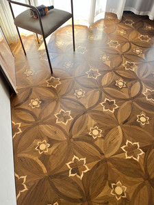 <span class=keywords><strong>Pavimento</strong></span> in <span class=keywords><strong>Parquet</strong></span> di Teak Stile Europeo - <span class=keywords><strong>Parquet</strong></span> Ingegnerizzato a 3 Strati con Finitura Spazzolata a Mano, Installazione a Incastro, Design Personalizzato - Product Image 4