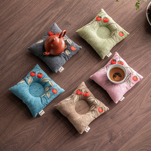 แผ่นรองกาน้ำชาแบบสี่เหลี่ยมปักลายลูกพลับ บรรจุใยฝ้าย ป้องกันความร้อน สำหรับพิธีชงชา ใช้ในบ้าน สไตล์ดั้งเดิม - Product Image 2