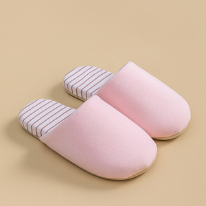 Pantoufles en daim doux haut de gamme, adaptées à une utilisation intérieure et extérieure, confort hivernal, pantoufles en fourrure pour femmes avec fonction antidérapante - Product Image 4