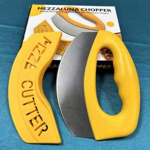 Stainless Steel Pizza Cutter with Protective Cover Multipurpose Pizza Cutting Tool for Flour and Pie Making - Product Image 4