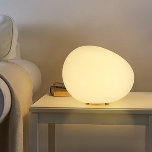 Lampe d'ambiance <span class=keywords><strong>LED</strong></span> moderne et minimaliste, style influenceur transfrontalier, en forme de <span class=keywords><strong>galet</strong></span>, à brancher, avec bouton de variation de trois couleurs et intensité variable, idéale comme cadeau de nuit - Product Image 1