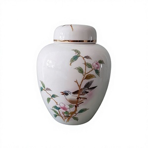 Urne en porcelaine blanche avec motif d'oiseaux et de fleurs, pot décoratif oriental rond fait à la main pour les occasions de commémoration - Product Image 1