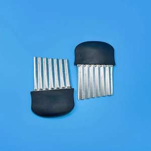 Couteau à pommes de terre créatif en acier inoxydable à dents de loup ondulées, coupe-légumes multifonctionnel, facile à nettoyer, gadget de cuisine pour frites - Product Image 4