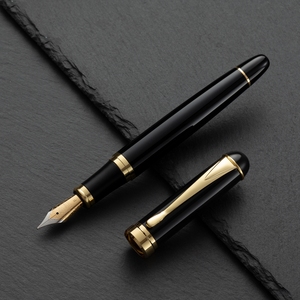 <span class=keywords><strong>Penna</strong></span> <span class=keywords><strong>Stilografica</strong></span> di Lusso Personalizzata dal Design Esclusivo per Aziende <span class=keywords><strong>con</strong></span> Logo e <span class=keywords><strong>Nome</strong></span> Personalizzati in Metallo per Calligrafia - Product Image 4