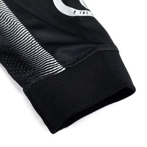 เสื้อฟุตบอลแขนยาวเสื้อฟุตบอลคลาสสิกพิมพ์โลโก้งานปักลาย - Product Image 6