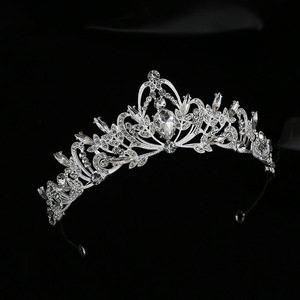 2023 plus récent métal creux diamant couronne haute qualité diamant à la main mariage diadèmes strass mariée cheveux accessoires - Product Image 2