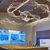 Lustre suspendu personnalisé en forme de libellule, lumière décorative de luxe pour les espaces hôteliers