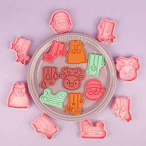 Moule <span class=keywords><strong>à</strong></span> biscuits en plastique série <span class=keywords><strong>Noël</strong></span>, lanterne de renne, dessin animé 3D, DIY, argile, <span class=keywords><strong>emporte</strong></span>-pièces <span class=keywords><strong>à</strong></span> biscuits imprimés - Product Image 1