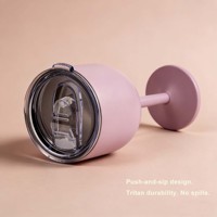 Verre à vin en acier inoxydable à double paroi isolé 550 ml avec base antidérapante en silicone et couvercle rabattable en Tritan