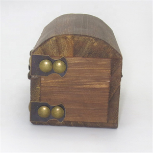 Coffre antique en bois avec fermoir à clé, boîte à bibelots avec charnières, boîte à jouets en bois foncé, coffre au trésor des pirates, souvenir pour enfants, bijoux - Product Image 4