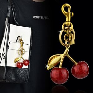 Llavero Creativo de Alta Calidad con Colgante de Bolso para Mujer en Forma de Cereza de Cristal Rojo Hermoso y Novedoso - Product Image 4