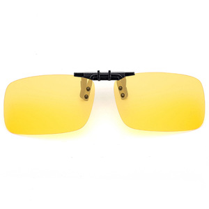 <b>Clip</b>-on Sunglasses With Flip-up Design Square Polarized Lenses Unisex Outdoor UV400 Protection Resin Lens Black <b>Frame</b> - Product Image 3