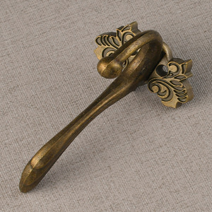 Gancho de pared de aleación de zinc Platinum Link, gancho individual de bronce para colgar abrigos y sombreros, estilo retro, diseño Ming Qing - Product Image 3