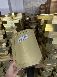 Boîte cadeau en papier de carton de luxe personnalisée boîte rigide imprimée en or avec couvercle et base pour l'impression de bijoux cadeaux - Product Image 3