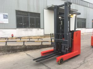 Montacargas Eléctrico Chino de Alta Calidad de 1500 kg para Uso en Almacenes y Fábricas - Product Image 6