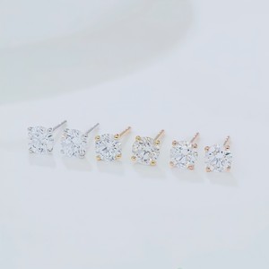 ต่างหูเพชรเม็ดเดี่ยวสี่เหลี่ยมแบบขายส่ง ทอง 18K เพชรเพาะเลี้ยงในห้องปฏิบัติการ ของขวัญสำหรับงานแต่งงานและงานหมั้น - Product Image 6