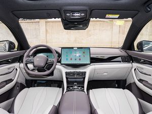 Coche Eléctrico BYD Song Plus 2025 EV Edición de Conducción Inteligente Modelo Insignia de 605 km - Product Image 6