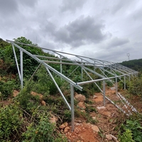 Structure de montage solaire, système de montage au sol à poteau unique avec surface galvanisée à chaud, inclinaison réglable, personnalisation