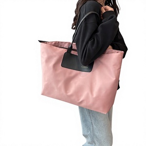 <span class=keywords><strong>Sac</strong></span> fourre-tout de luxe élégant et imperméable en polyester pour femme, <span class=keywords><strong>sac</strong></span> à bandoulière haut de gamme à fermeture éclair, <span class=keywords><strong>sac</strong></span> à <span class=keywords><strong>main</strong></span> polyvalent et tendance, logo personnalisé - Product Image 1