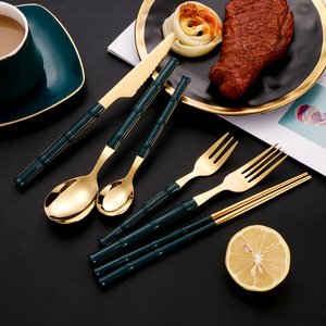 Juego de cubiertos de acero inoxidable con mango de bambú para comedor occidental y fiestas, diseño duradero - Product Image 2