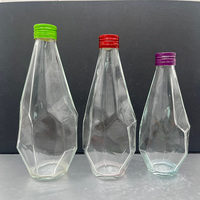 Bouteilles en verre transparent facetté en gros, plusieurs tailles, pour spiritueux et boissons, avec bouchon à vis