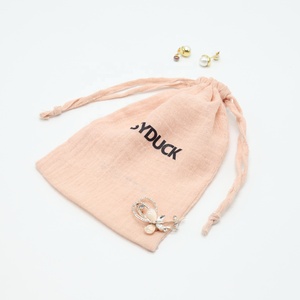 Offre Spéciale <span class=keywords><strong>Gaze</strong></span> <span class=keywords><strong>Rose</strong></span> Pochette <span class=keywords><strong>de</strong></span> Cordon En <span class=keywords><strong>Coton</strong></span> Sac D'emballage Cosmétique Logo Personnalisé <span class=keywords><strong>Rose</strong></span> <span class=keywords><strong>Gaze</strong></span> <span class=keywords><strong>de</strong></span> <span class=keywords><strong>Coton</strong></span> Cadeau Sac - Product Image 3