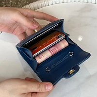 Dompet Kulit Asli Trendi Baru untuk Wanita dengan Jahitan Rapi dan Tempat Kartu Rantai Emas yang Dapat Dilepas untuk Wanita Elegan
