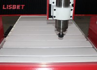 Routeur CNC de bureau Lisbet LBC6090 pour le bois, 2,2 kW, haute vitesse 8000 mm/min, broche à refroidissement par eau, commande DSP, gravure et découpe intégrées