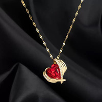 QX01163 Populaire Ailes D'ange Rouge Zircon Coeur Cuivre Alliage Plaqué Or Collier Femmes Micro-Incrusté Océan Cuivre Pendentif