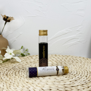 Tubo de ensayo de vidrio de borosilicato alto con logotipo personalizado de 5ml ámbar con tapón de rosca de aluminio dorado - Product Image 3